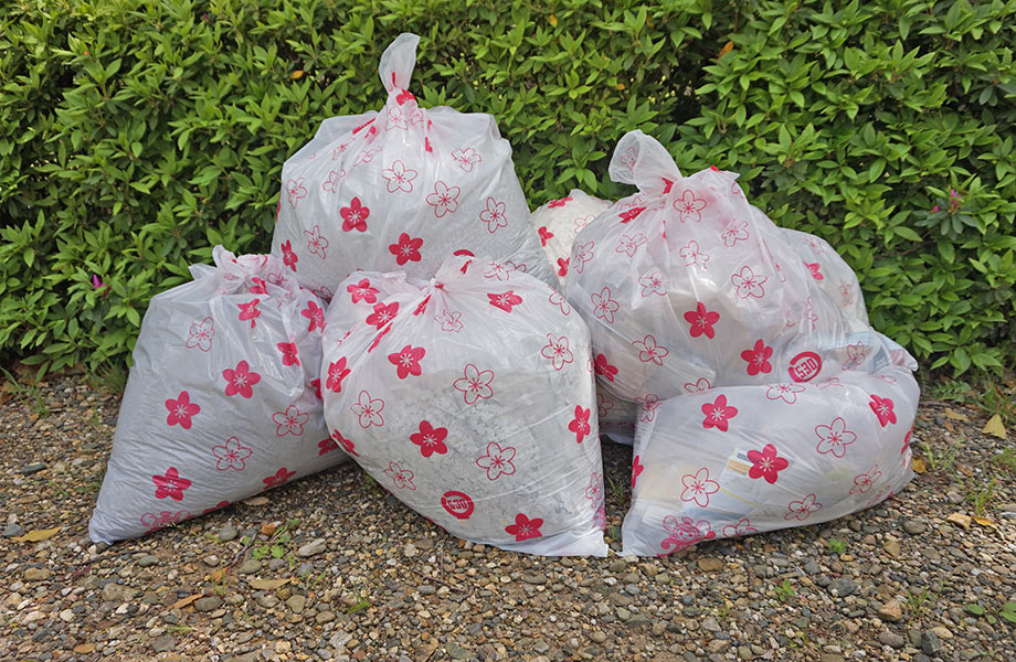 豊橋市の花「つつじ」をあしらった530ごみ袋